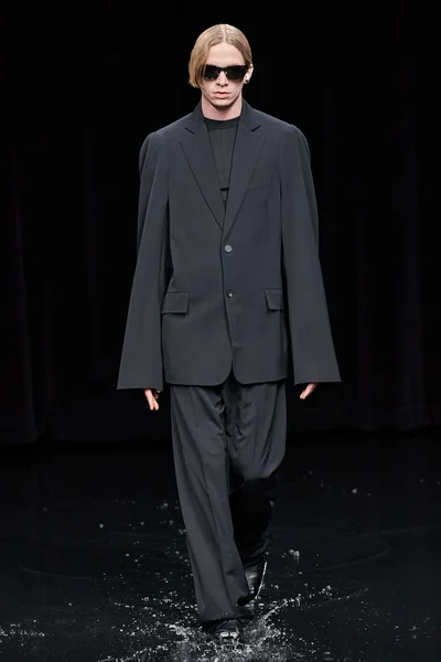 Look 54